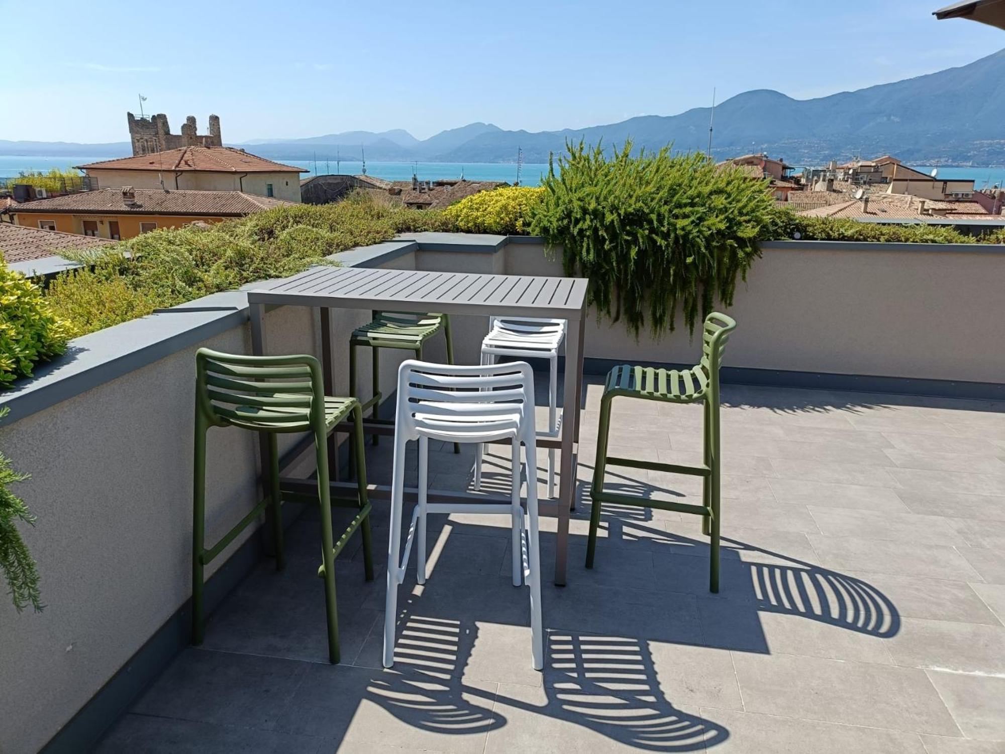 Suite Laura - Torri Del Benaco Bagian luar foto