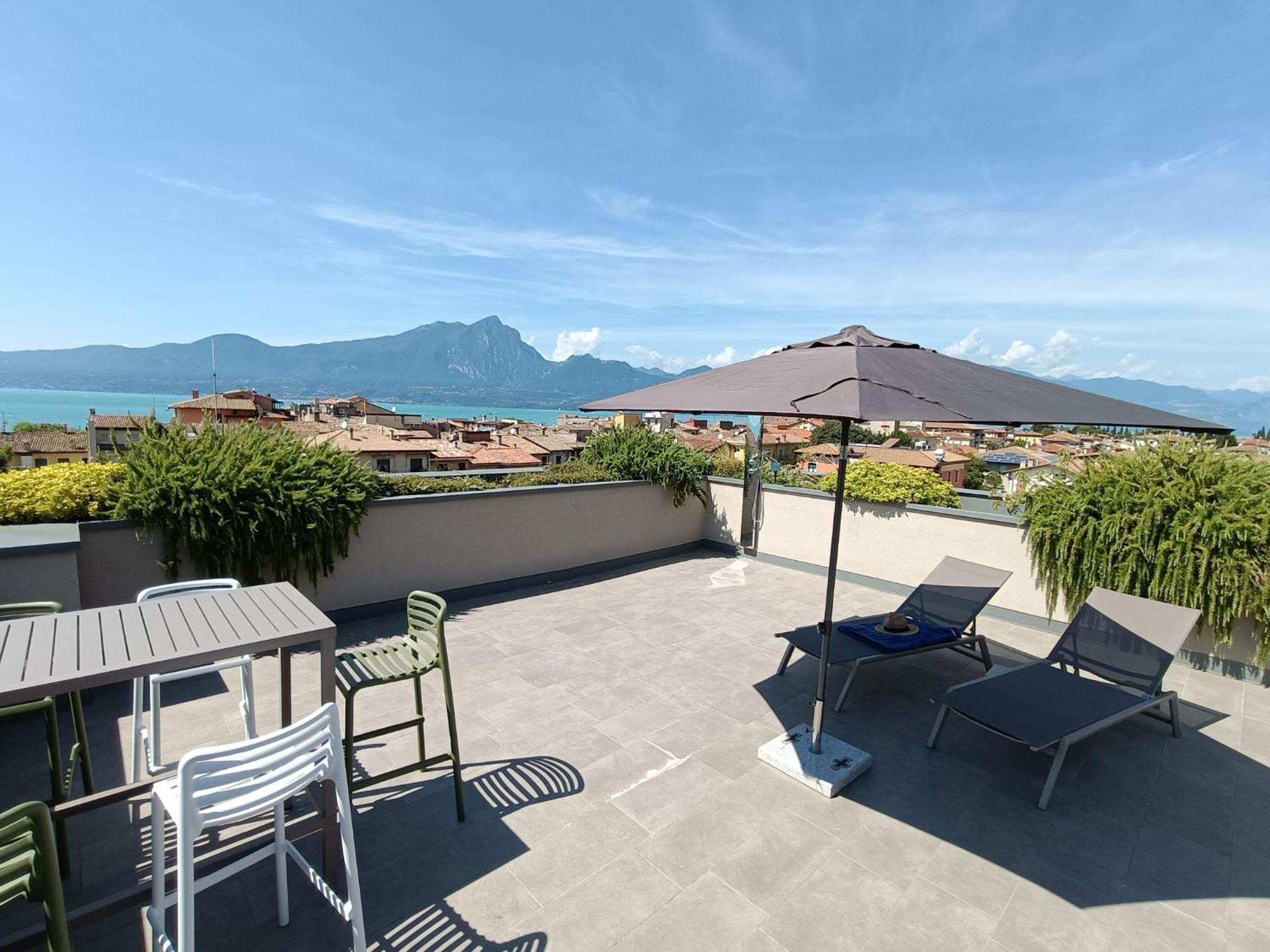 Suite Laura - Torri Del Benaco Bagian luar foto