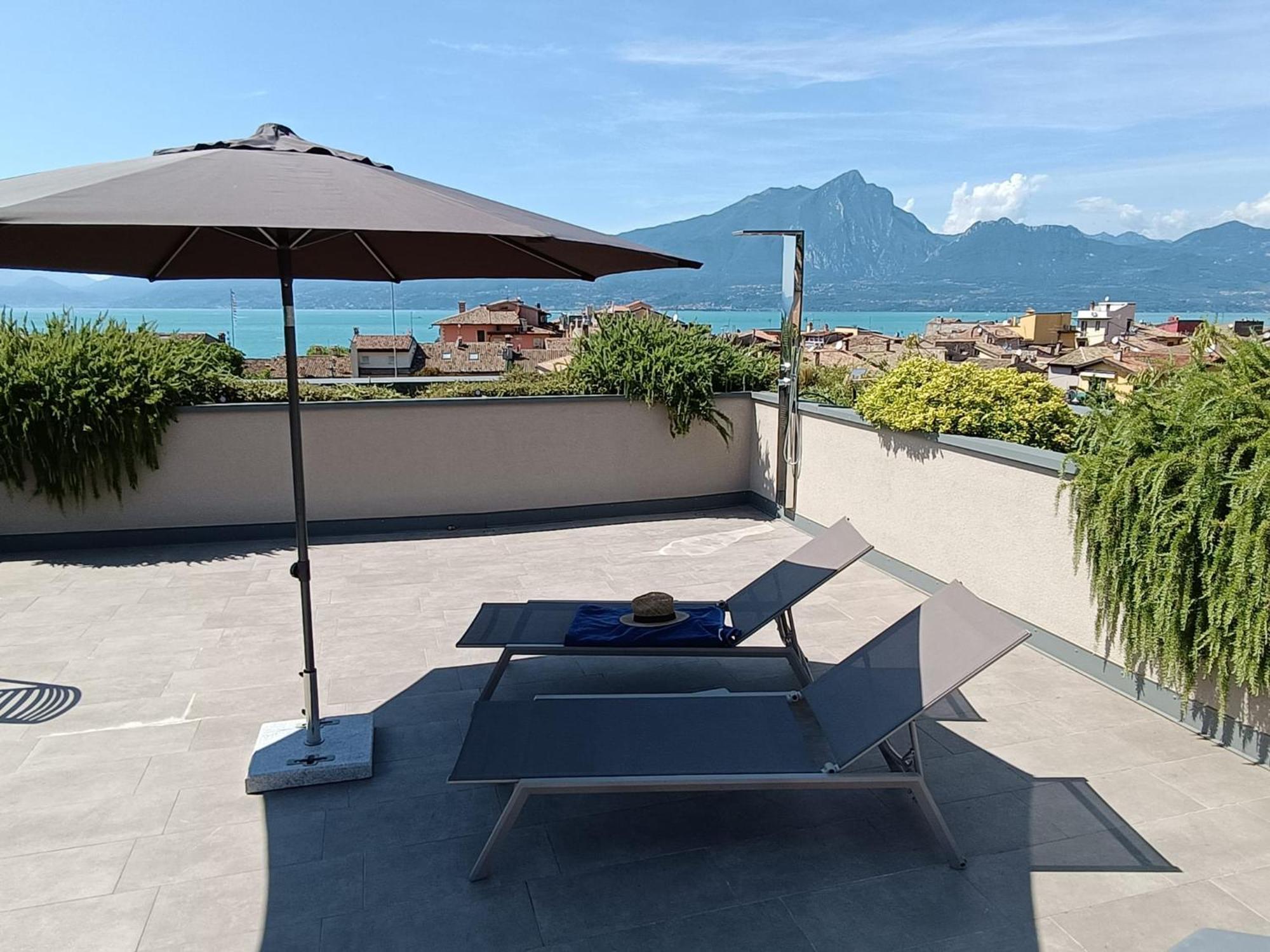 Suite Laura - Torri Del Benaco Bagian luar foto