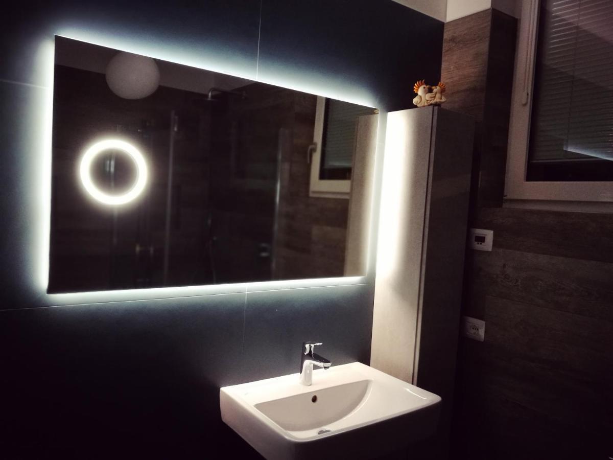 Suite Laura - Torri Del Benaco Bagian luar foto
