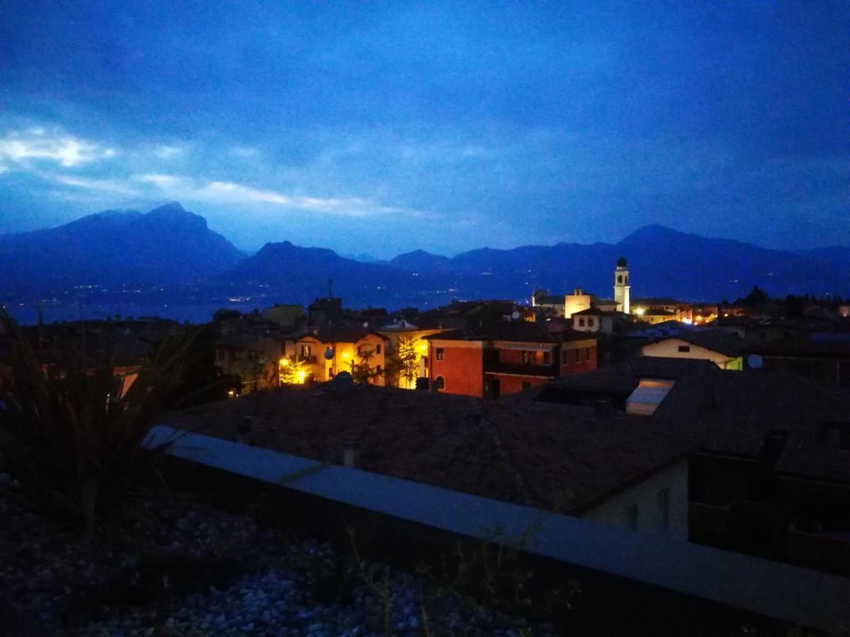 Suite Laura - Torri Del Benaco Bagian luar foto