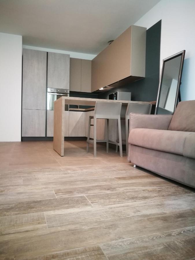 Suite Laura - Torri Del Benaco Bagian luar foto