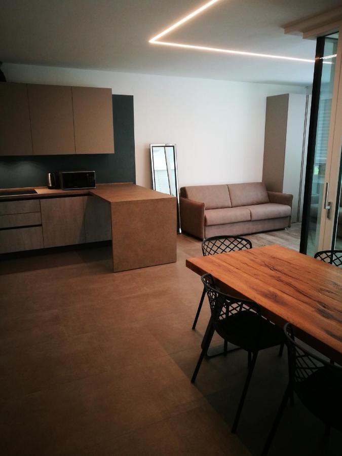 Suite Laura - Torri Del Benaco Bagian luar foto