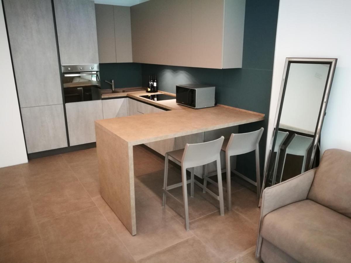 Suite Laura - Torri Del Benaco Bagian luar foto