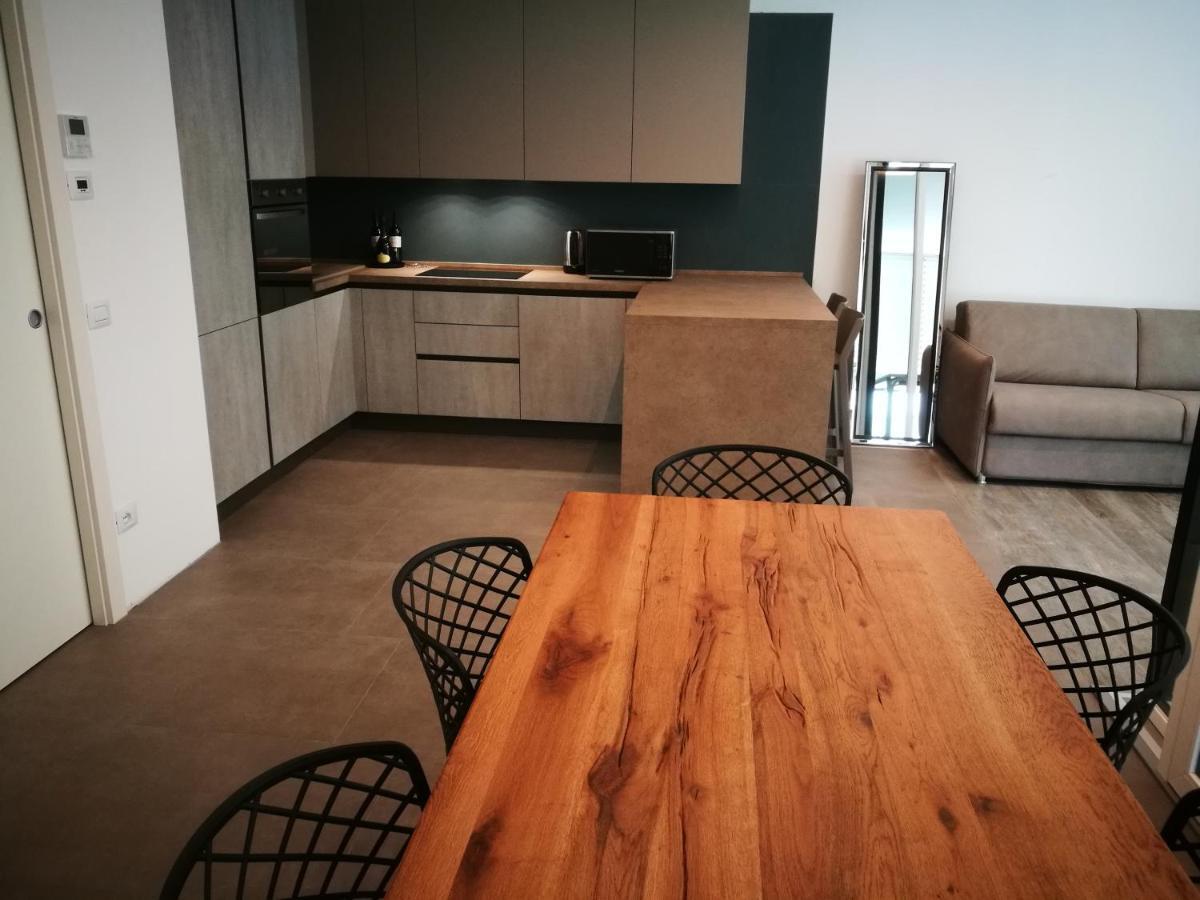 Suite Laura - Torri Del Benaco Bagian luar foto