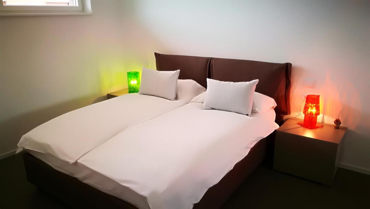 Suite Laura - Torri Del Benaco Bagian luar foto