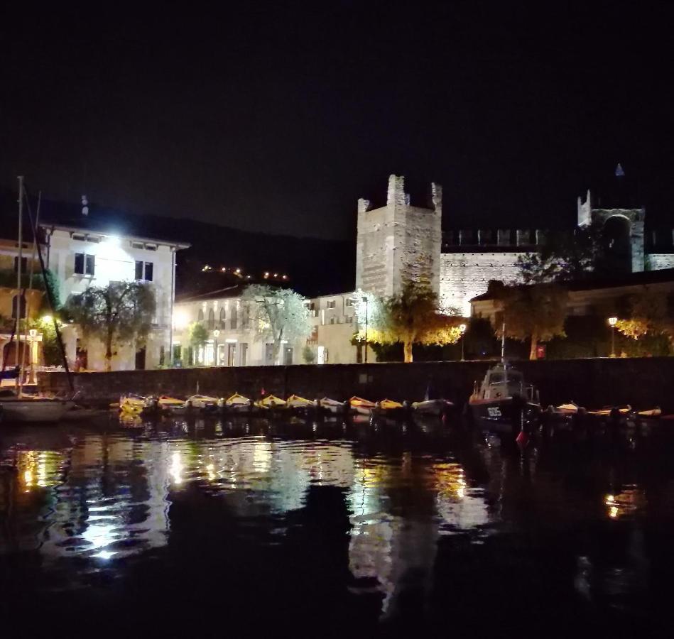 Suite Laura - Torri Del Benaco Bagian luar foto